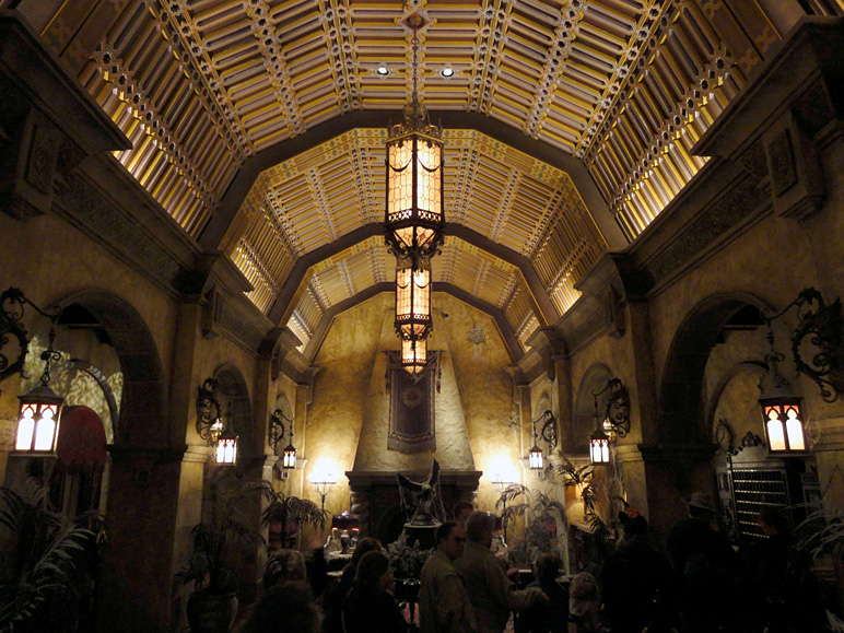 This is the lobby inside the Tower of Terror (248.47 KB)