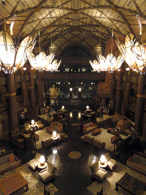 Another shot of the Animal Kingdom Lodge lobby (250.34 KB)