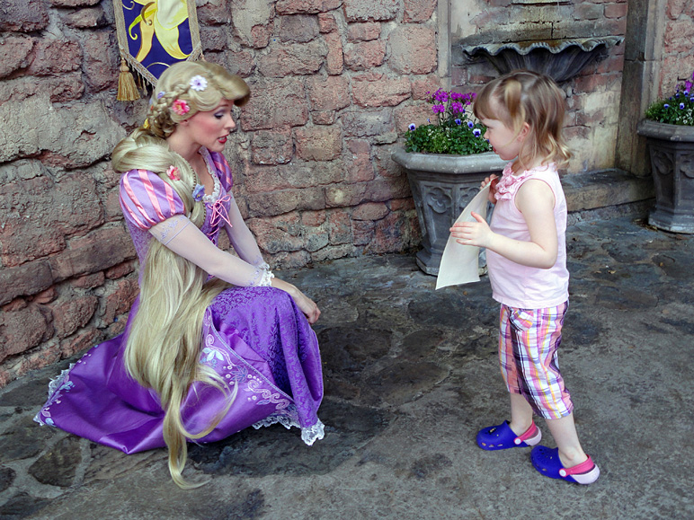 Kate meeting Rapunzel (283.51 KB)