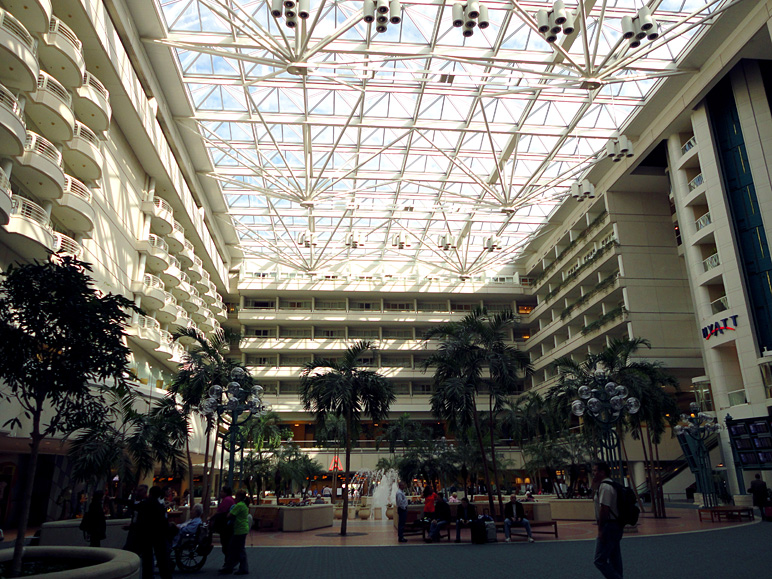 The Orlando airport really isn't too bad (296.47 KB)