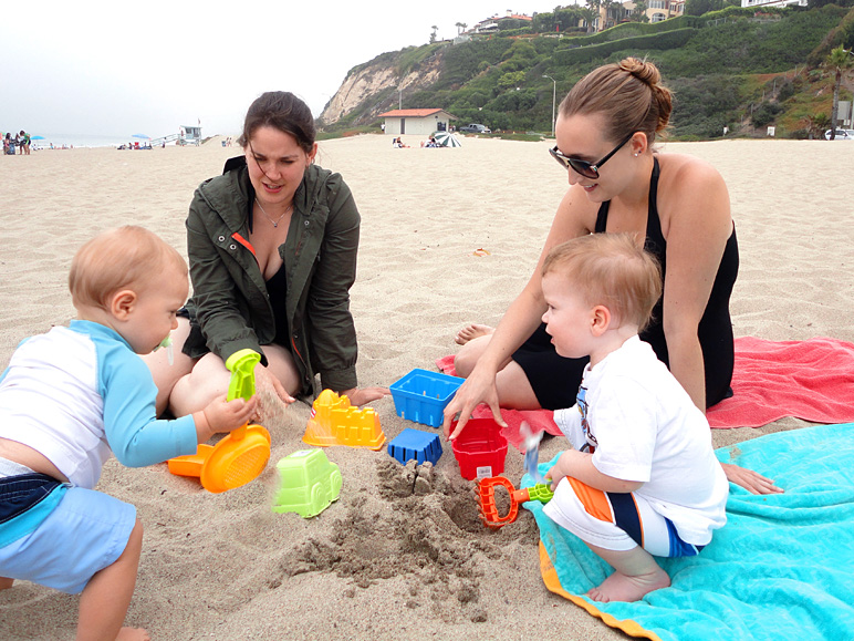 Liam, Alicia, Jenni, and Lucas on the beach in Malibu, CA (247.64 KB)