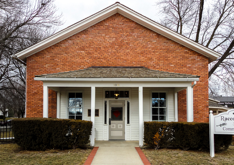 We held Luke's birthday at the Raccoon Valley Bank Community House in Adel. (364.75 KB)