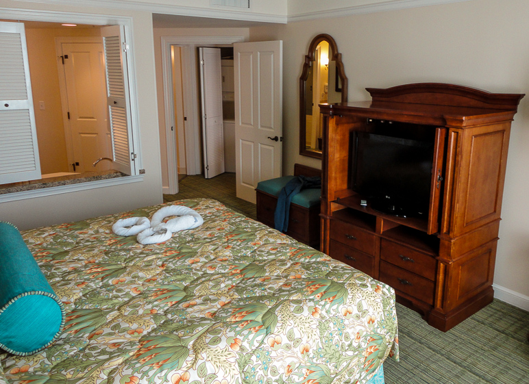 Another view of our room at Saratoga Springs (316.64 KB)