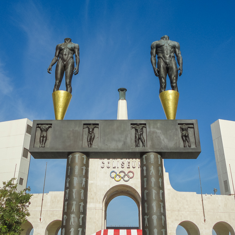 These two statues out front wwere almost uncomfortably anatomically correct. (274.11 KB)