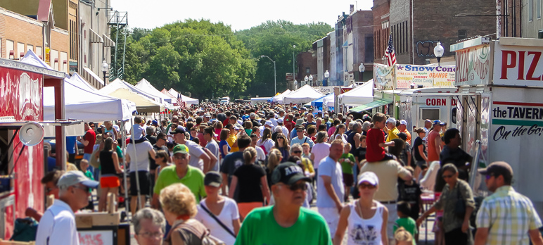 The Adel Sweet Corn Festival draws a crowd (215.92 KB)