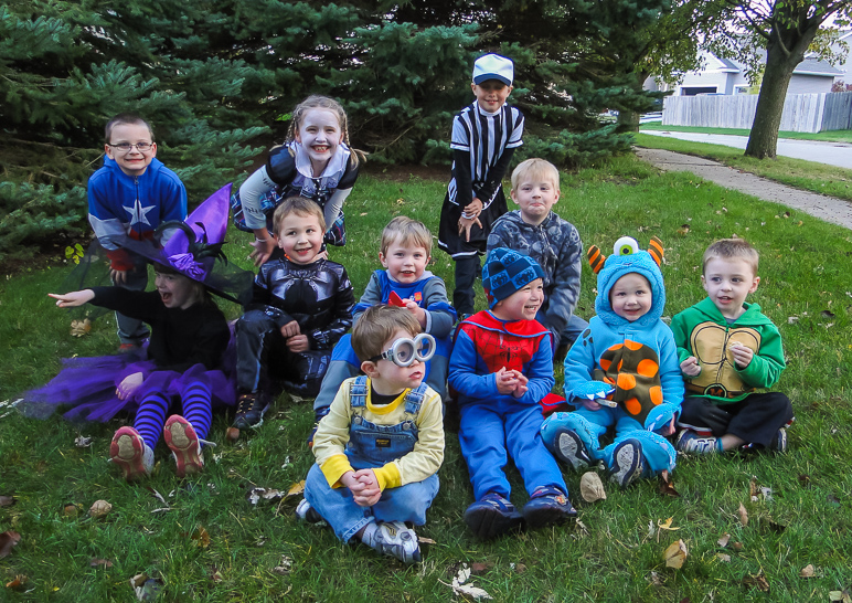 Katelyn, Lucas, and their friends from Granny Susan's. (400.73 KB)